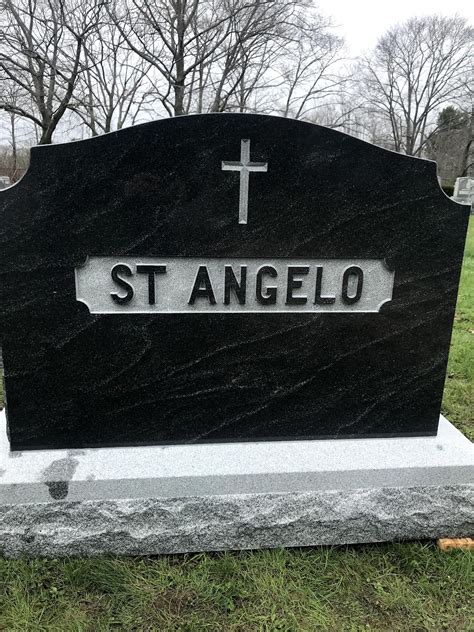 Traditional Cemetery Monuments | Maine Memorial Company