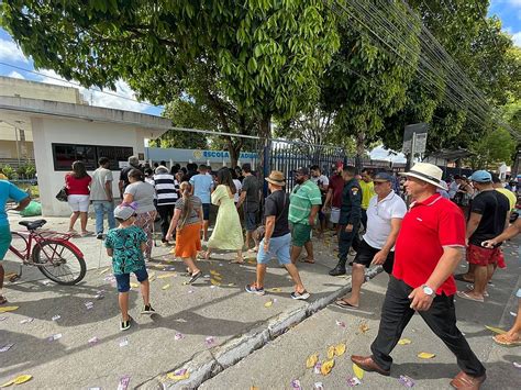 Urna eletrônica defeito atrasa início de votação em seção de Arapiraca