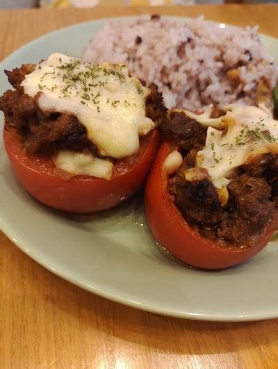 オシャレ丸ごとトマトの肉詰めオーブン焼き By しるびー1978 【クックパッド】 簡単おいしいみんなのレシピが384万品