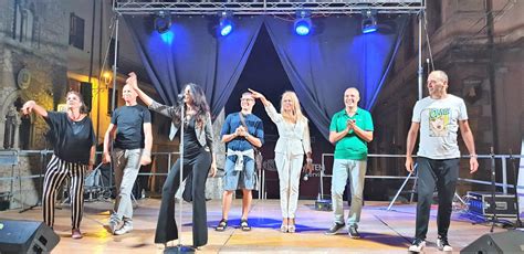 Grande Successo Ad Arsoli Per La Serata Cabaret Nel Parco Confinelive