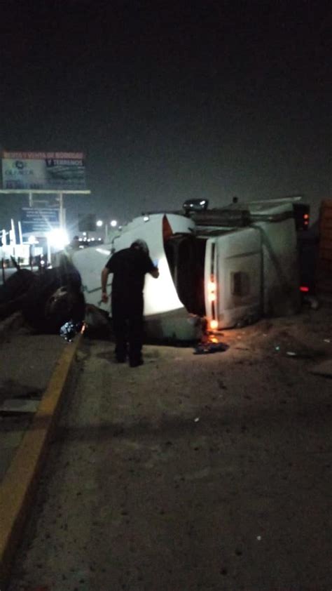 Accidente en la Veracruz Cardel choca tráiler contra auto