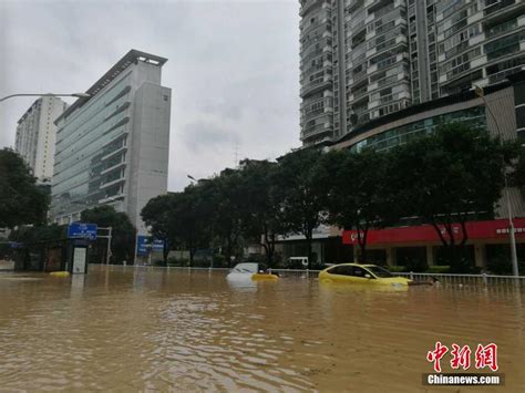 台风“鲇鱼”侵袭福州 街道被淹水没膝盖 组图 图片中国中国网