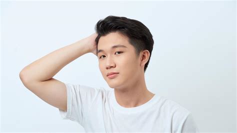 8 Model Rambut Pria Untuk Wajah Bulat Agar Terlihat Rapi Dan Mempesona