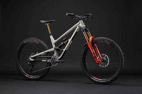 Commencal Commencal Clash Signature Chalk
