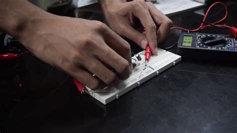 Physics Experiments Capacitors Series And Parallel Youtube