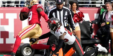 49ers' Deebo Samuel apologizes for stepping over cameraman knocked down in touchdown run | Fox News