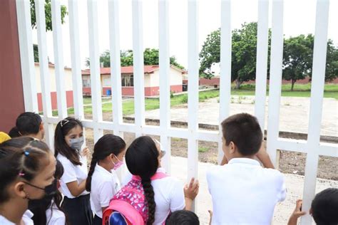 Padres De Familia Protestan En Primaria De El Zapote En Mazatl N