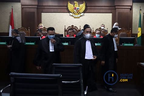 Sidang Perdana Lima Terdakwa Kasus Korupsi Minyak Goreng