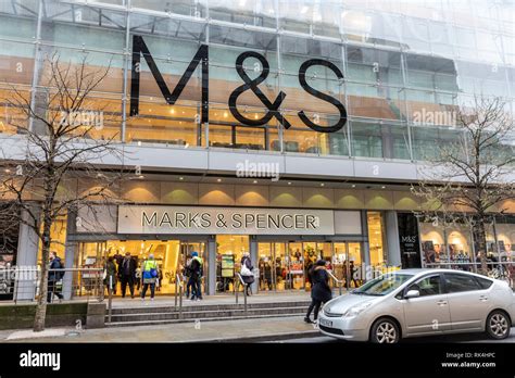 Marks and spencer clothing hi-res stock photography and images - Alamy