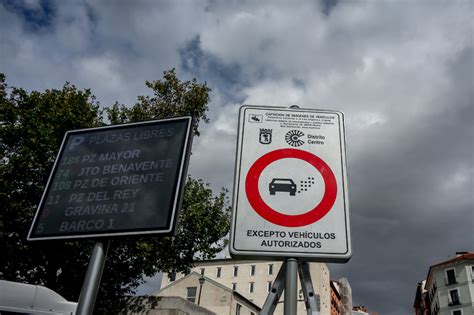 Estos Son Los Coches Que Pueden Entrar En Las Zonas De Bajas Emisiones