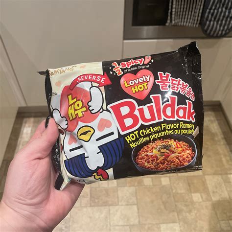 Review Samyang Buldak Lovely Hot Spicy Hot Chicken Flavour Ramen