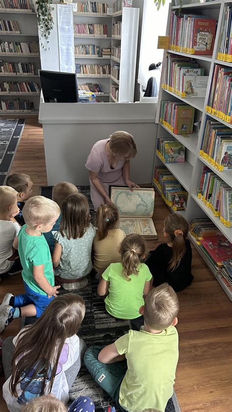 Wizyta W Bibliotece Przedszkole Publiczne W Aszewie