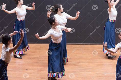 Tap Action 5 Chinese Tibetan Dance Teaching Rehearsal At Dance