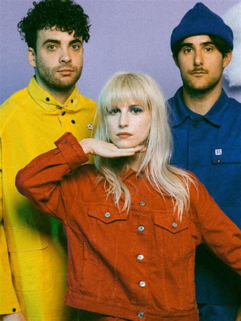 Após um hiato de 5 anos Paramore está de volta novo single This Is