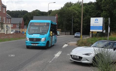 Lm17 Woaarriva In Winnington Lane The 80s Minibus Revolu Flickr