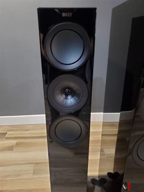 Kef R5 Black Compact Three Way Floorstander Pair Demo Unit Photo 3710972 Canuck Audio Mart