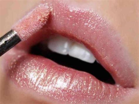 10 Spring Lip Colors That Will Make You So Kissable Society19