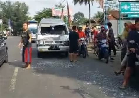 Kecelakaan Beruntun Di Cilongok Libatkan Tiga Mobil Dan Dua Motor