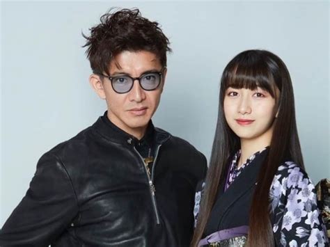 木村拓哉＆工藤静香の長女・cocomi、美脚際立つミニスカコーデを披露！ Vネックからデコルテも露出22 All About ニュース