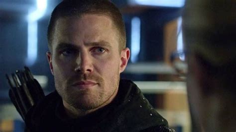 Exclusive Arrow Stars Weigh In On Oliver Queens Ever Changing