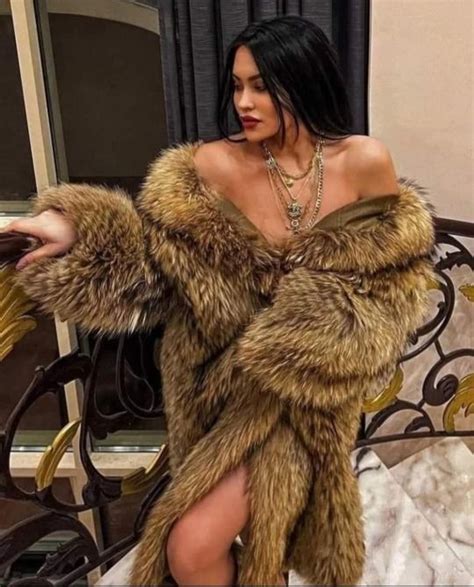 Women Wearing Beautiful Fur 💋 Girls Fur Coat Fur Coat Fashion Fur Fashion