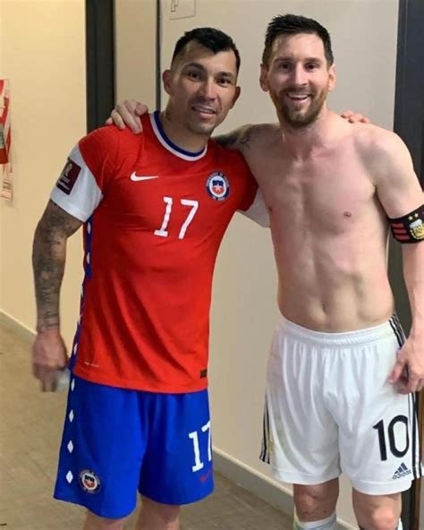 Messi Ts Jersey To Chile Pitbull Gary Medel The Two Heavily