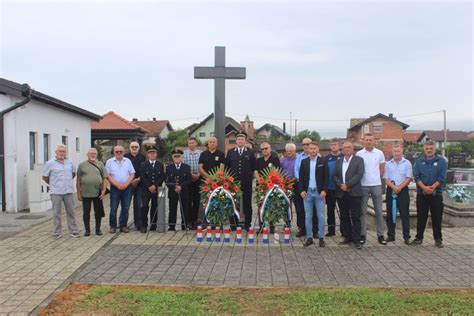 Foto Polaganjem Vijenaca Obilje En Dan Pobjede I Domovinske