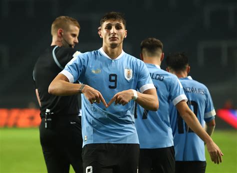 Tras La Victoria De Inglaterra Y La Derrota De Francia Uruguay Goleó 4