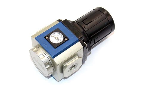 Пневматический регулятор давления с манометром GR400-03 купить недорого ...