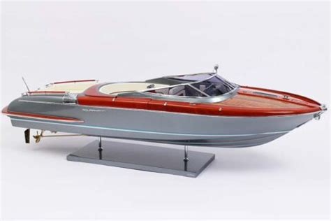 Riva Aquariva Super OFFICIAL MAQUETTE GREY SHARK