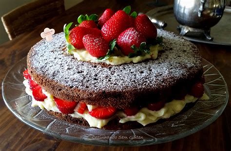 Cozinhando Sem Gl Ten Bolo De Chocolate Recheado Creme E Morangos