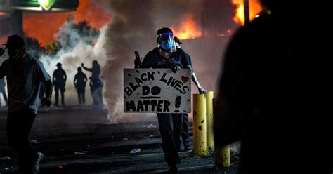 Manifestations à Atlanta Après Le Décès Dun Homme Noir Abattu Par La