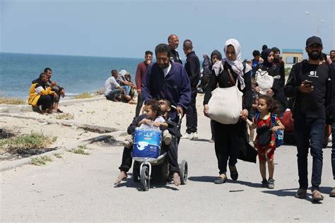 Angriff Des Iran Menschen Im Gazastreifen Jubeln Raketen In Das