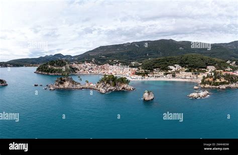 Gr Ce Parga Vue A Rienne De Drone De La Ville Traditionnelle Sur La