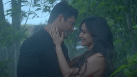 Sidharth Shukla Neha Sharma S Dil Ko Karaar Aaya Out You Can T Take