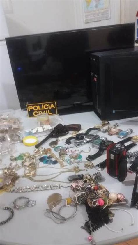 Polícia Cumpre Mandado E Apreende Objetos Furtados Drogas E Arma Em Guajará Mirim Ro Guajará