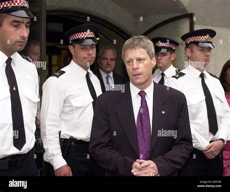 Nick Ross Crimewatch Hi Res Stock Photography And Images Alamy