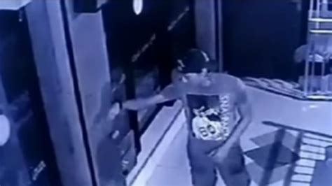 Viral Pencuri Kotak Amal Pakai Lidi Di Malang Terekam Cctv