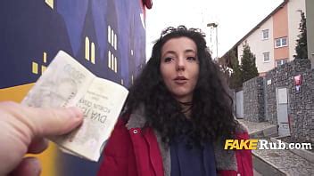 Muy linda chica checa de 18 años impresionada por el dinero se convierte en mi miel XVIDEOS