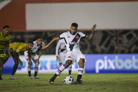 Vasco vence Cuiabá por 1 a 0 pênalti convertido por Jair mas segue