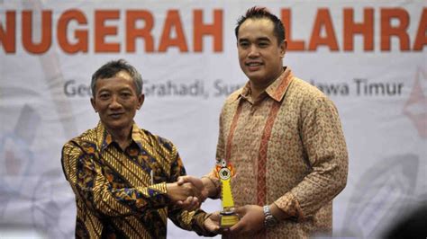 Anindya Dan Ardiansyah Bakrie Raih Golden Award SIWO PWI Vlix Id