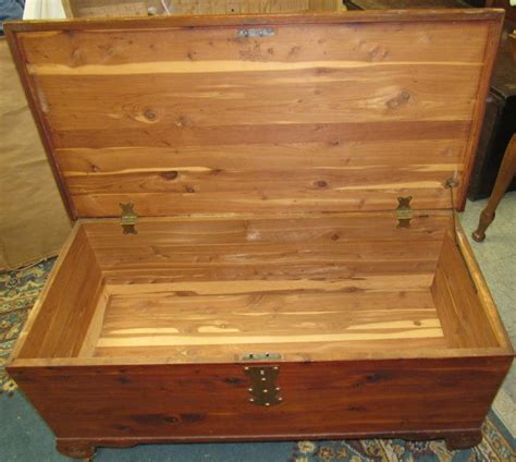 Forest Park Line Cedar Chest Twin Over Full Mattress