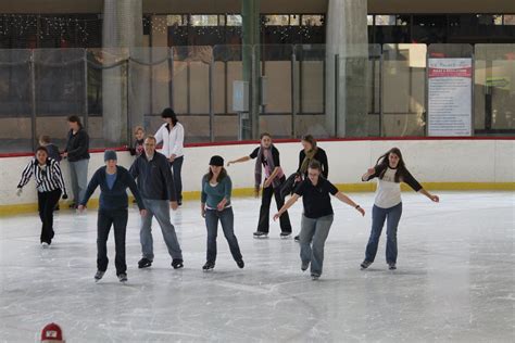 the philfi adventures of the dewhursts: Ice Skating at River Front Park