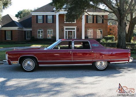 1976 Lincoln Continental 4 Door Sedan