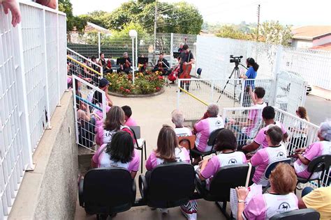 CHÁ ROSA REÚNE MULHERES NA CLÍNICA DE FISIOTERAPIA DA UNIFAE 2