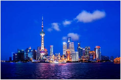 Shanghai: Night River Cruise Tour with Xinjiang Style Dining | GetYourGuide