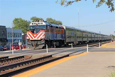 Metra 182 Bnsf Train 9405 Berwyn Mbernero Flickr