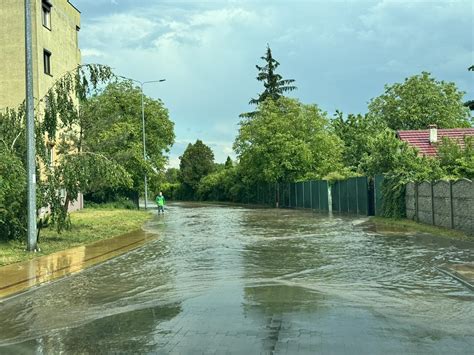 Pot Na Ulewa Nad Ko Em Na Pomoc Ruszyli Stra Acy Z Ca Ego Powiatu