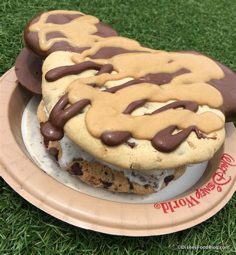 Disney World Food Hack The Mickey Ear Cookie Ice Cream Sandwich The Disney Food Blog