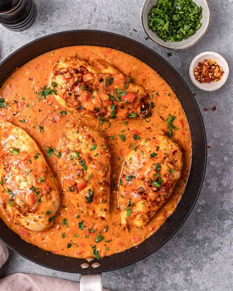 Creamy Peri Peri Chicken Skillet - Healthy Fitness Meals